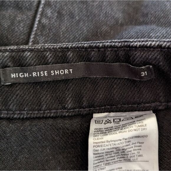 Banana Republic Black Wash High Waisted Denim Midi Shorts Size 31 - Picture 2 of 6